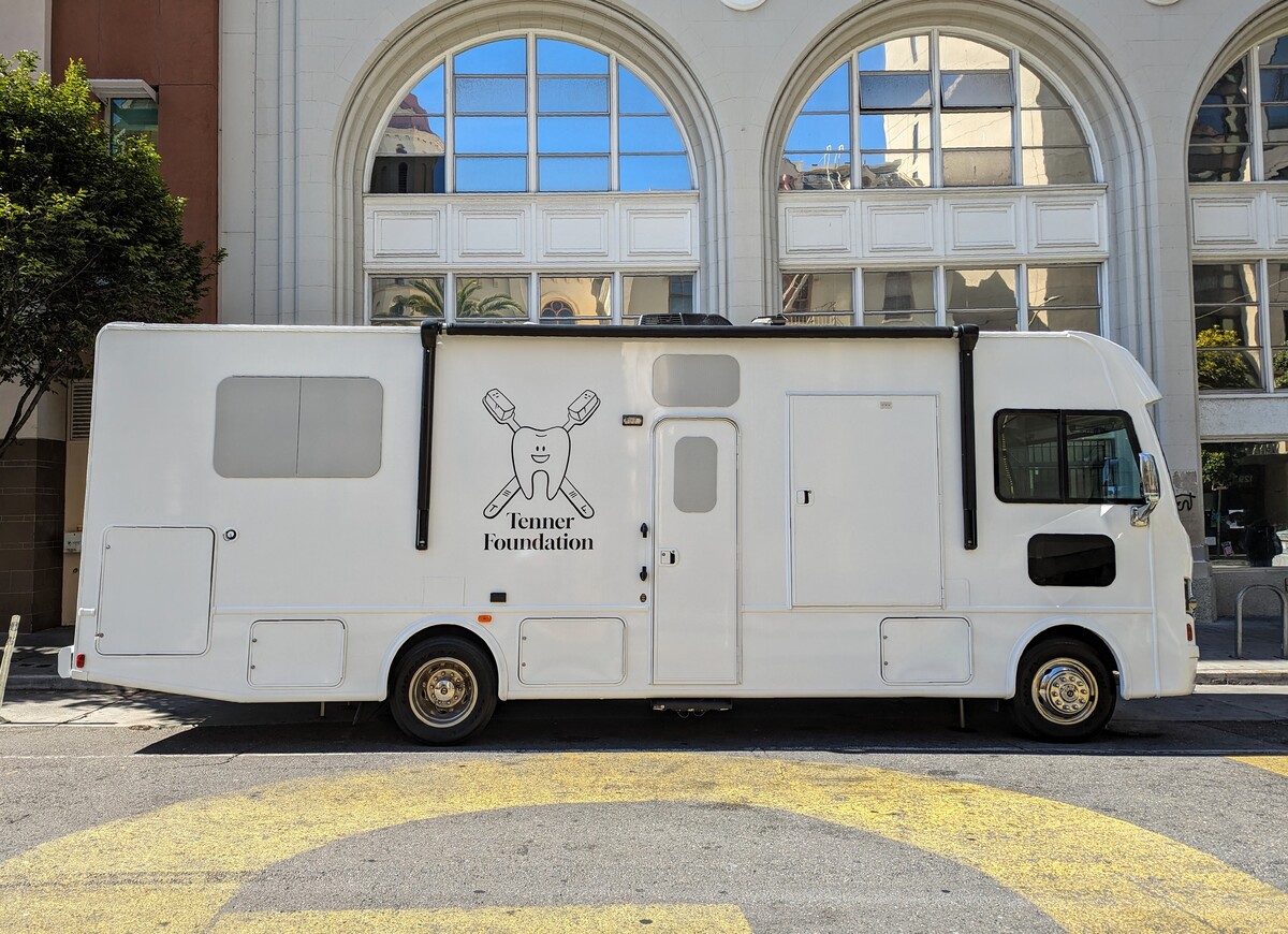 Picture #1 of the Tenner dental mobile unit in action in SF